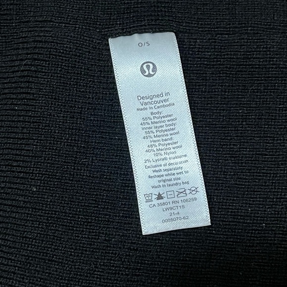 Like new Lululemonn beanie hat - Picture 3 of 3